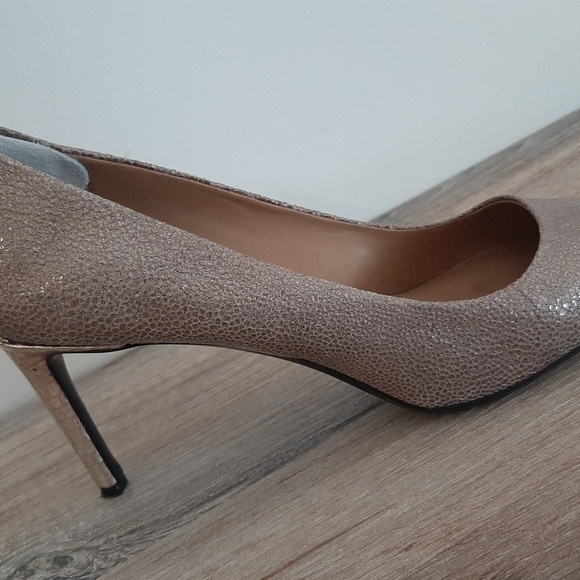 Calvin Klein gold shoes - Picture 4 of 10